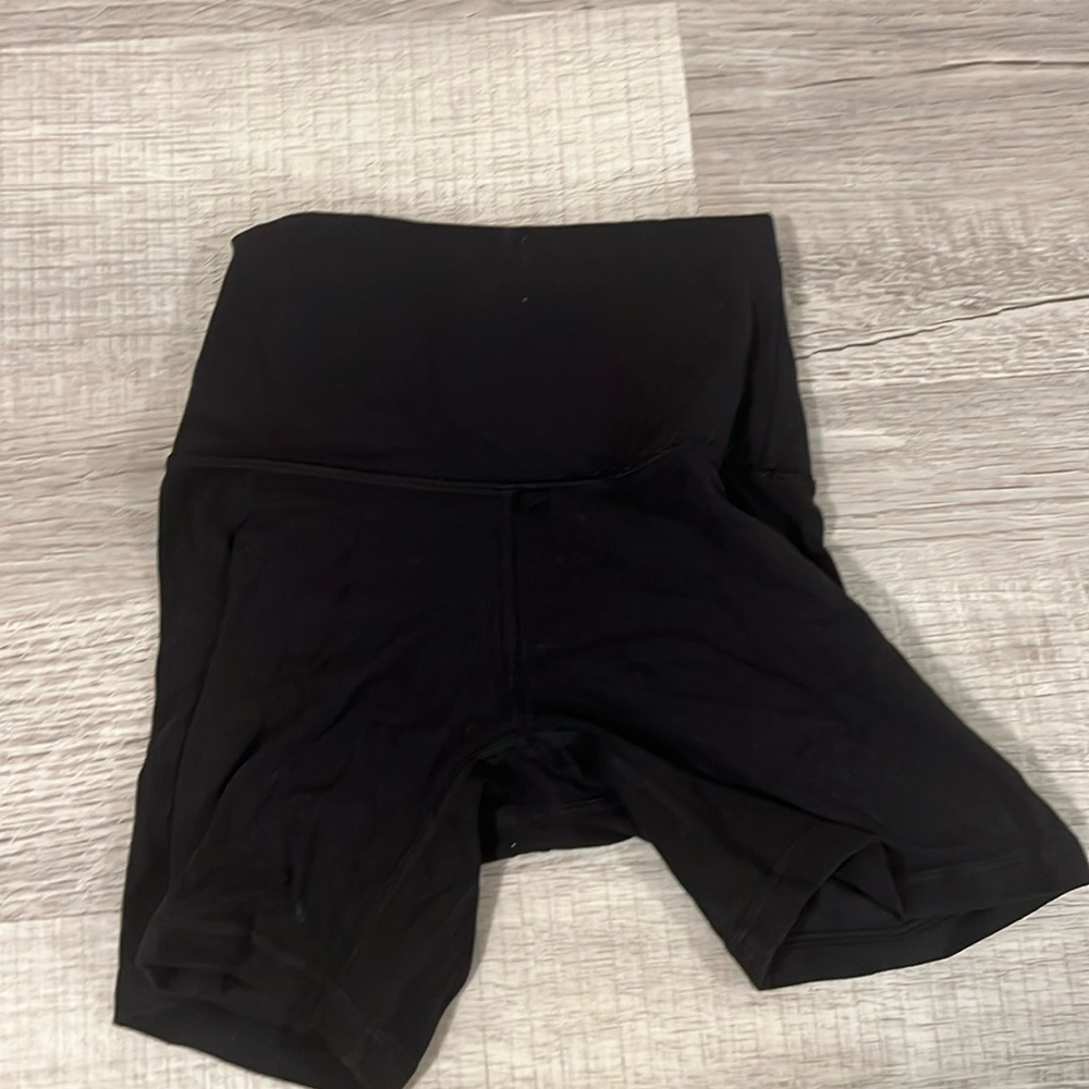 Size 0 Lululemon biker shorts 6inch